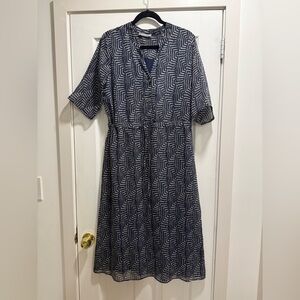 Chic Navy and White Geometric Midi Dress